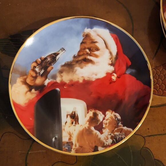 Franklin Mint Coca Cola Santa Porcelain Decorative Salad Dessert Plates Set of 4 - Picture 2 of 15